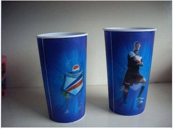 中国 フットボールのスター選手印刷された紙蓋でポップコーン容器、ポップコーン包装用浴槽とカップ サプライヤー